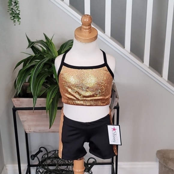 Shimmy Shimmy Inc Crop Top & Short Set - Picture 1 of 7